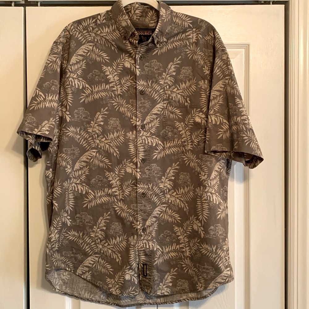 Woolrich, button up shirt sleeve shirt with jeeps and ferns, size large, EUC